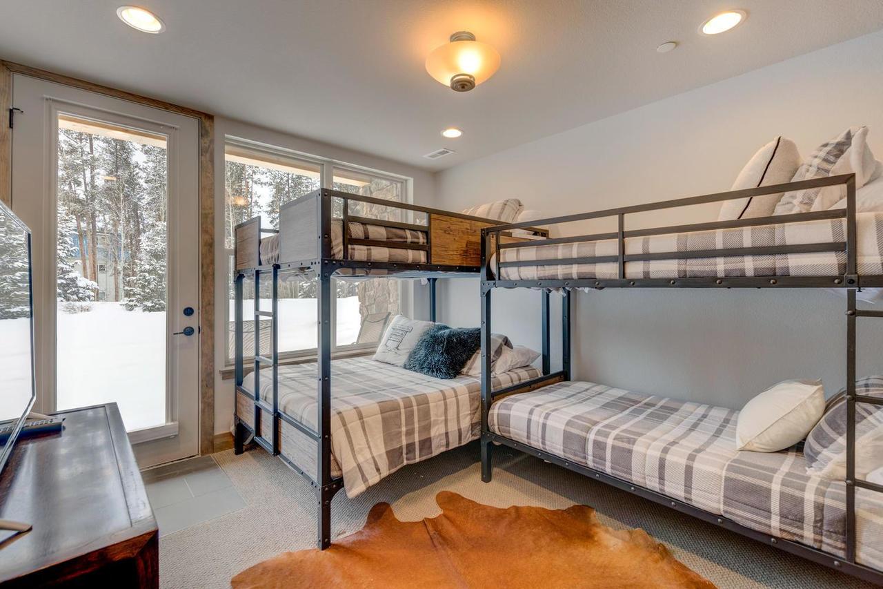 Downtown WP Luxury Chalet #139 Near Resort - Free Activities Daily And Shuttle - thumb 24