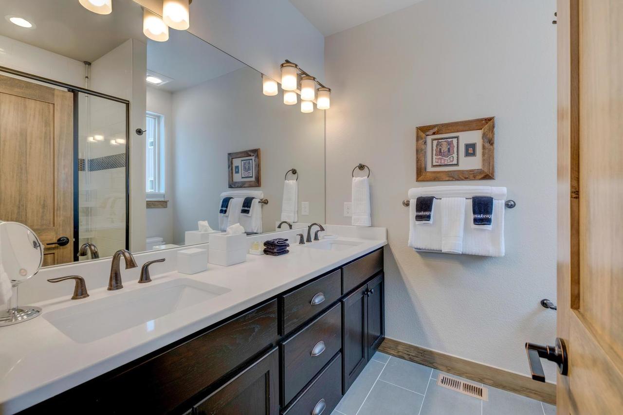 Downtown WP Luxury Chalet #139 Near Resort - Free Activities Daily And Shuttle - thumb 10