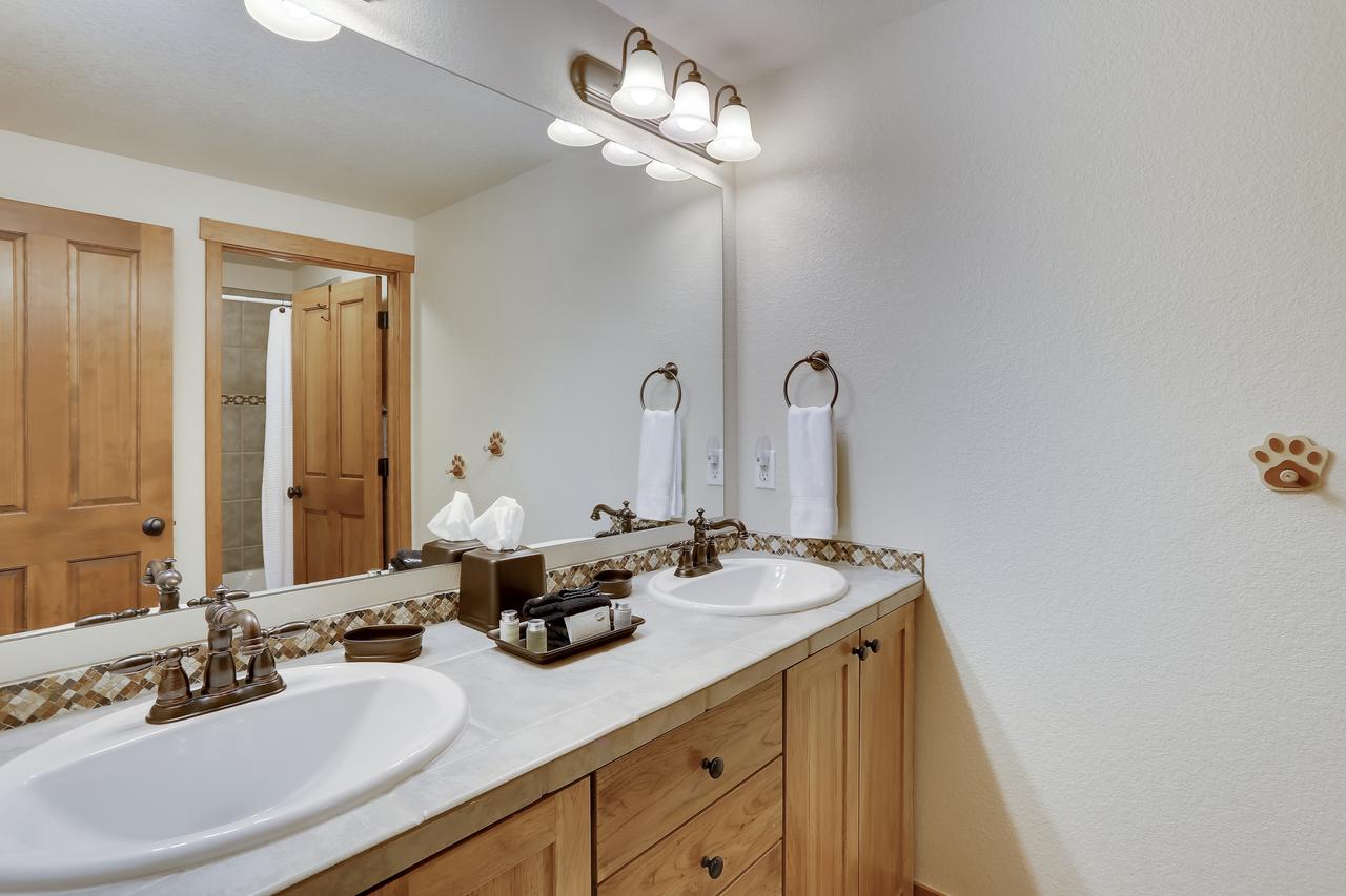 Downtown WP Luxury Cabin Near Resort - Free Activities Daily And Shuttle - thumb 18