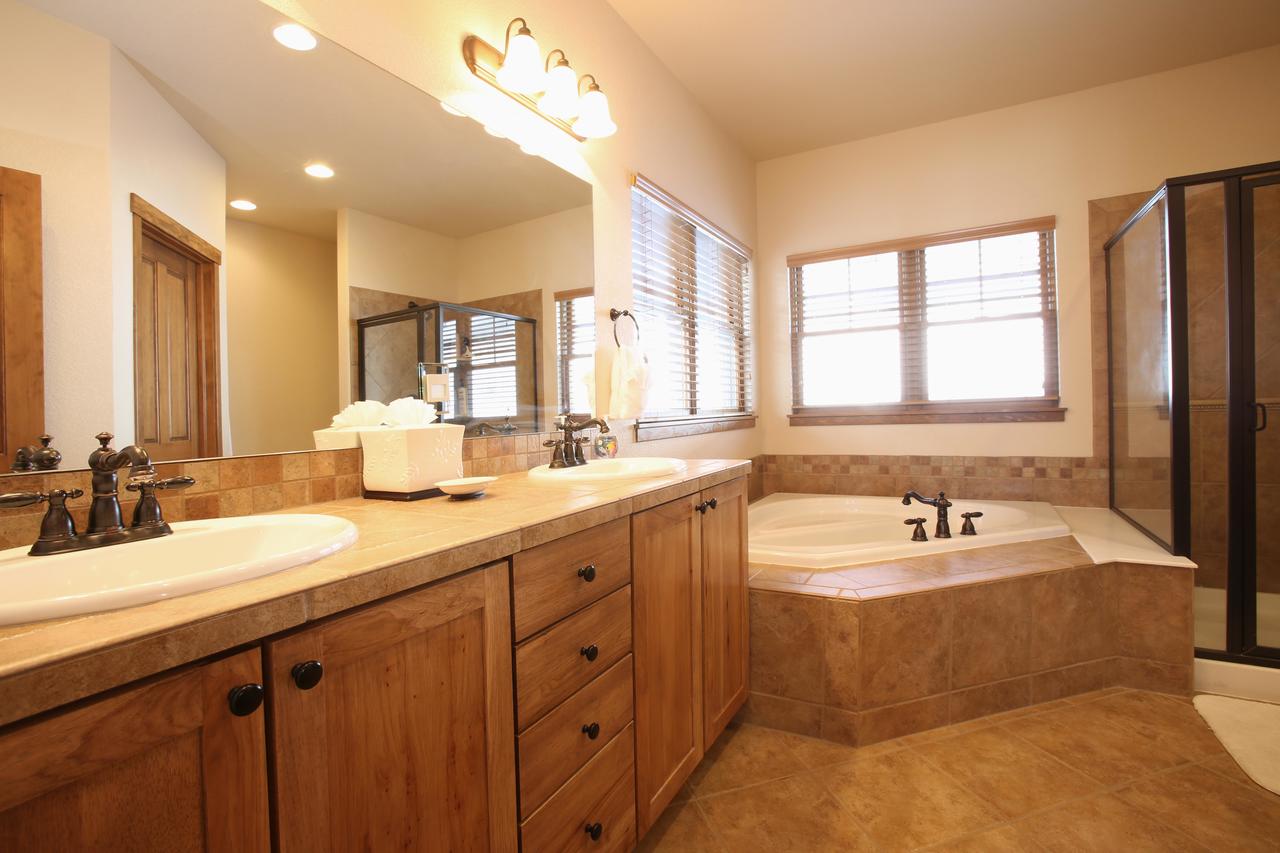 Downtown WP Luxury Cabin Near Resort - Free Activities Daily And Shuttle - thumb 32