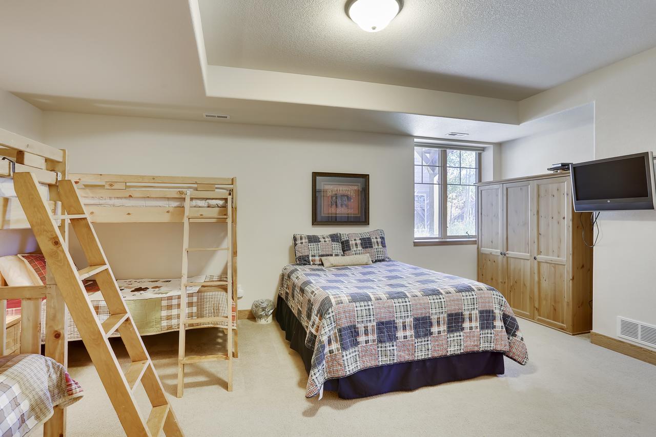 Downtown WP Luxury Cabin Near Resort - Free Activities Daily And Shuttle - thumb 24