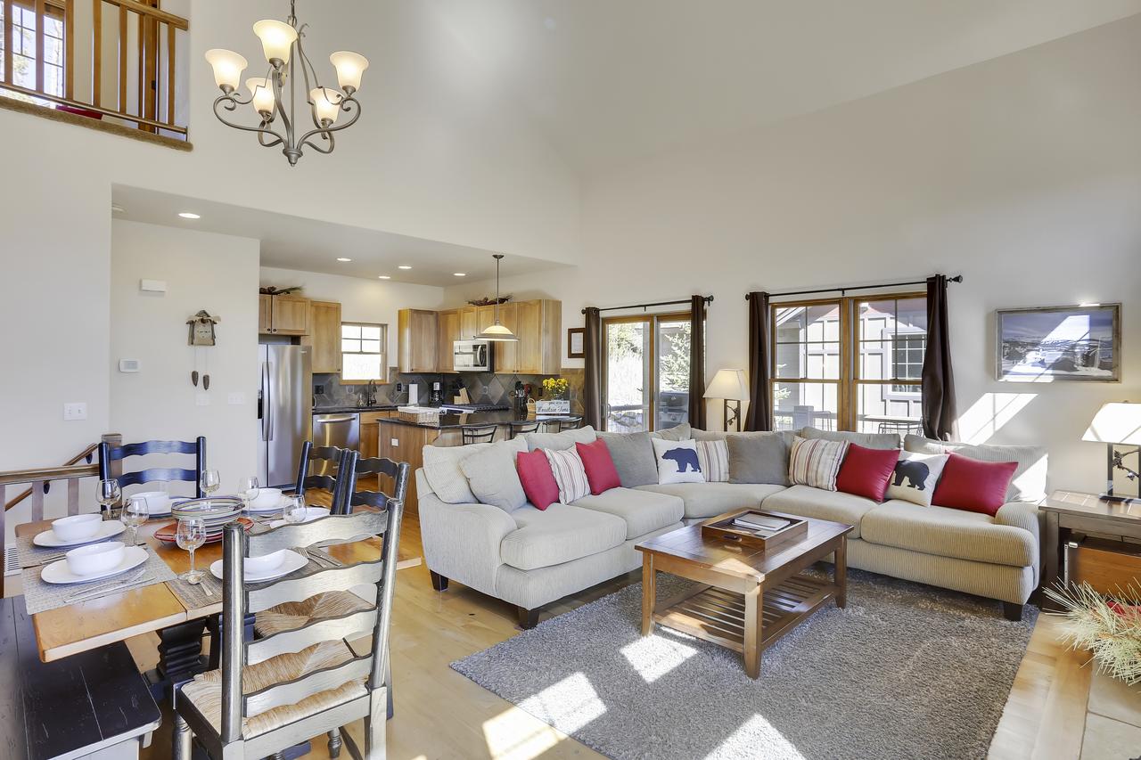 Downtown WP Luxury Cabin Near Resort - Free Activities Daily And Shuttle - thumb 2