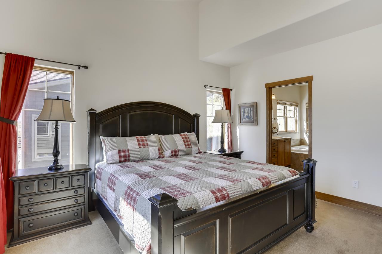 Downtown WP Luxury Cabin Near Resort - Free Activities Daily And Shuttle - thumb 10