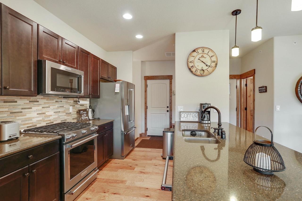 Downtown WP Luxury Chalet #106 Near Resort - Free Activities Daily And Shuttle - thumb 24