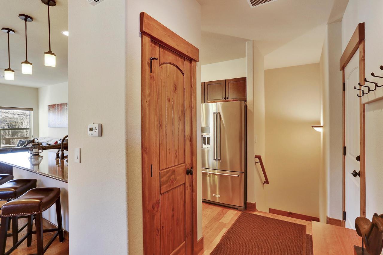 Downtown WP Luxury Chalet #106 Near Resort - Free Activities Daily And Shuttle - thumb 31