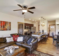 Downtown WP Luxury Chalet 106 Near Resort - Free Activities Daily and Shuttle - Accommodation Seattle