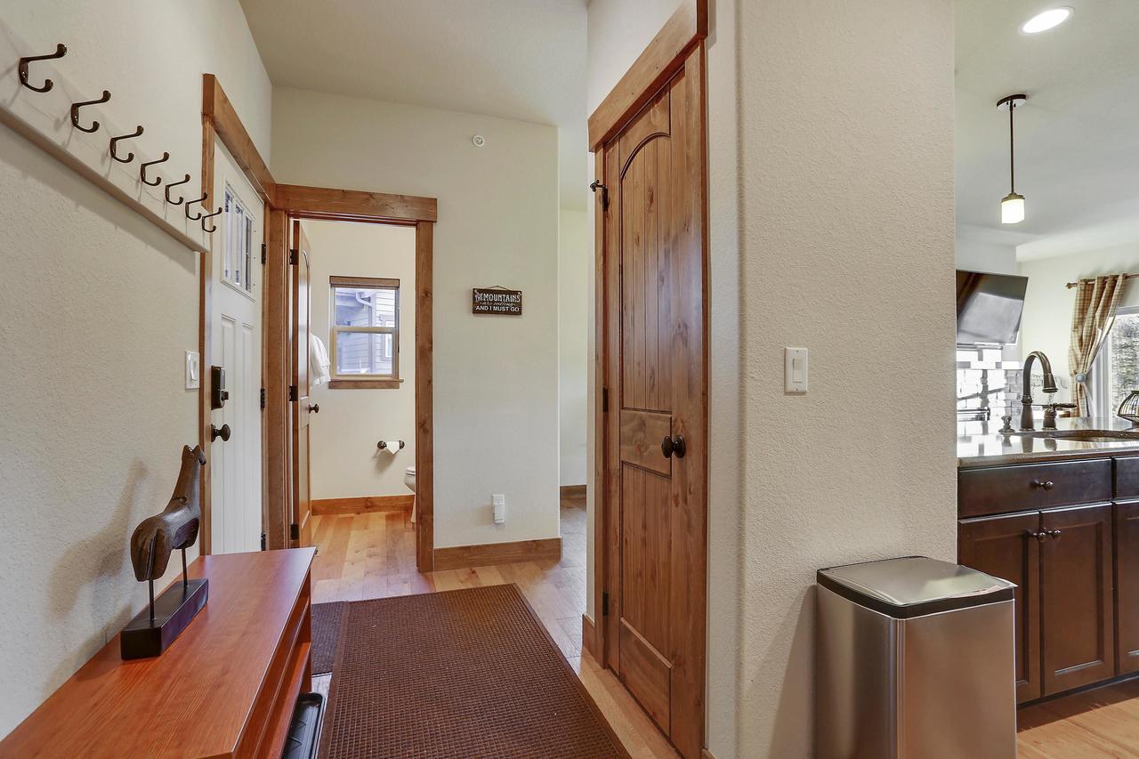 Downtown WP Luxury Chalet #106 Near Resort - Free Activities Daily And Shuttle - thumb 21
