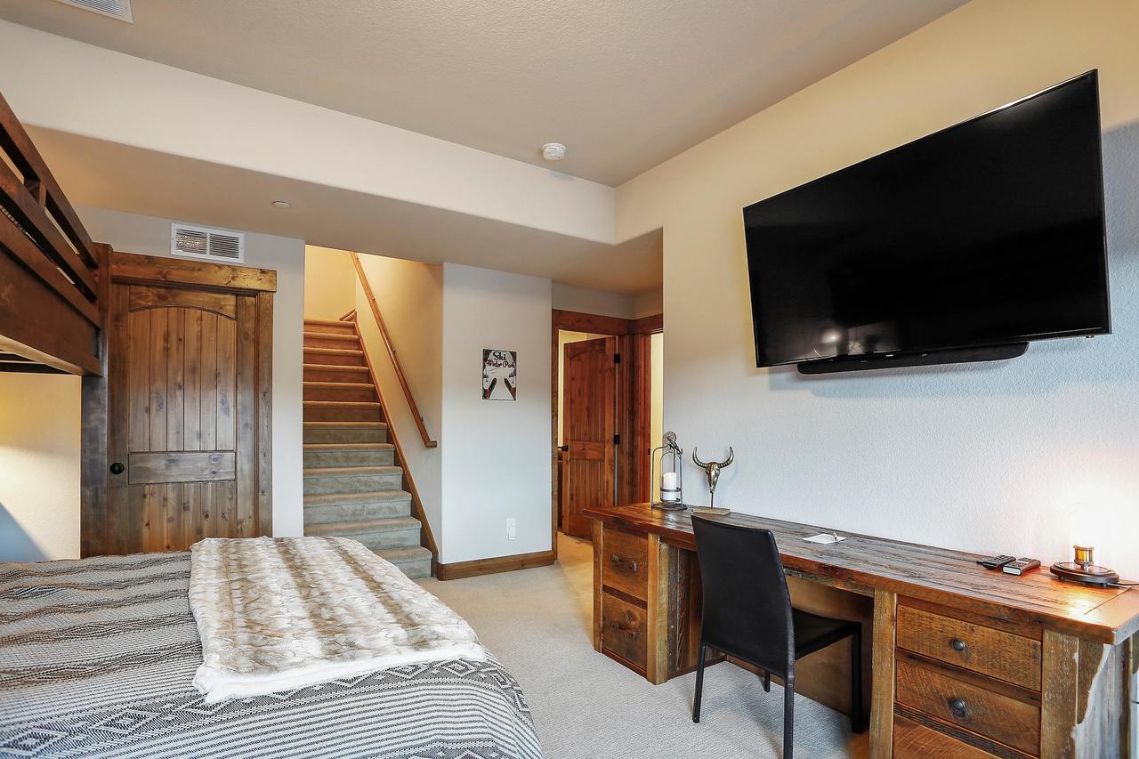 Downtown WP Luxury Chalet #106 Near Resort - Free Activities Daily And Shuttle - thumb 10