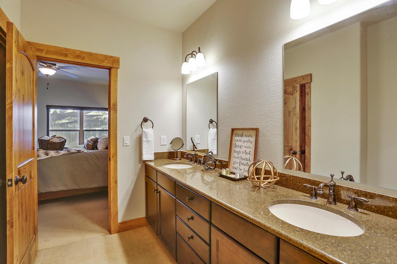 Downtown WP Luxury Chalet #106 Near Resort - Free Activities Daily And Shuttle - thumb 16