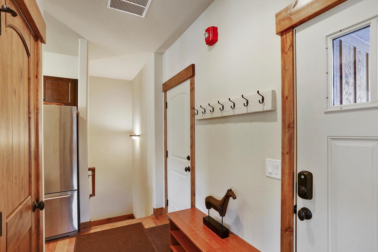 Downtown WP Luxury Chalet #106 Near Resort - Free Activities Daily And Shuttle - thumb 13