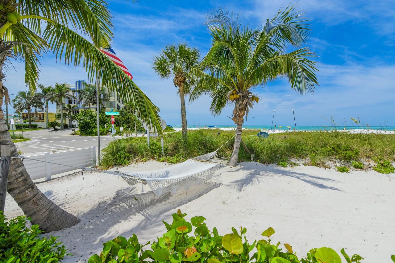 A House On Siesta Beach By Beachside Management - thumb 4