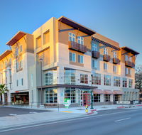 Holiday Inn Windsor Wine Country - Accommodation Seattle