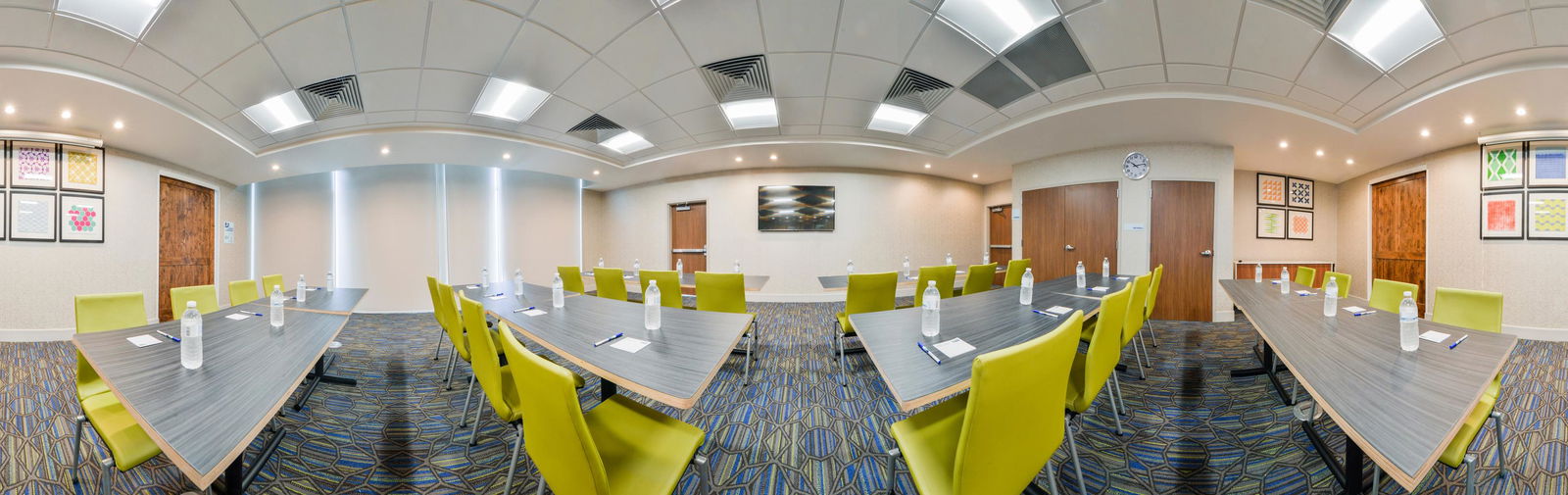 Holiday Inn Express & Suites Chadron - thumb 0