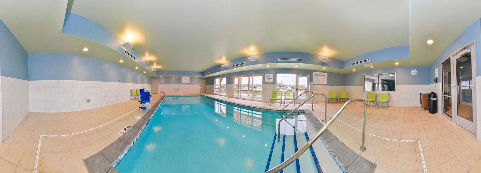 Holiday Inn Express & Suites Chadron - thumb 1