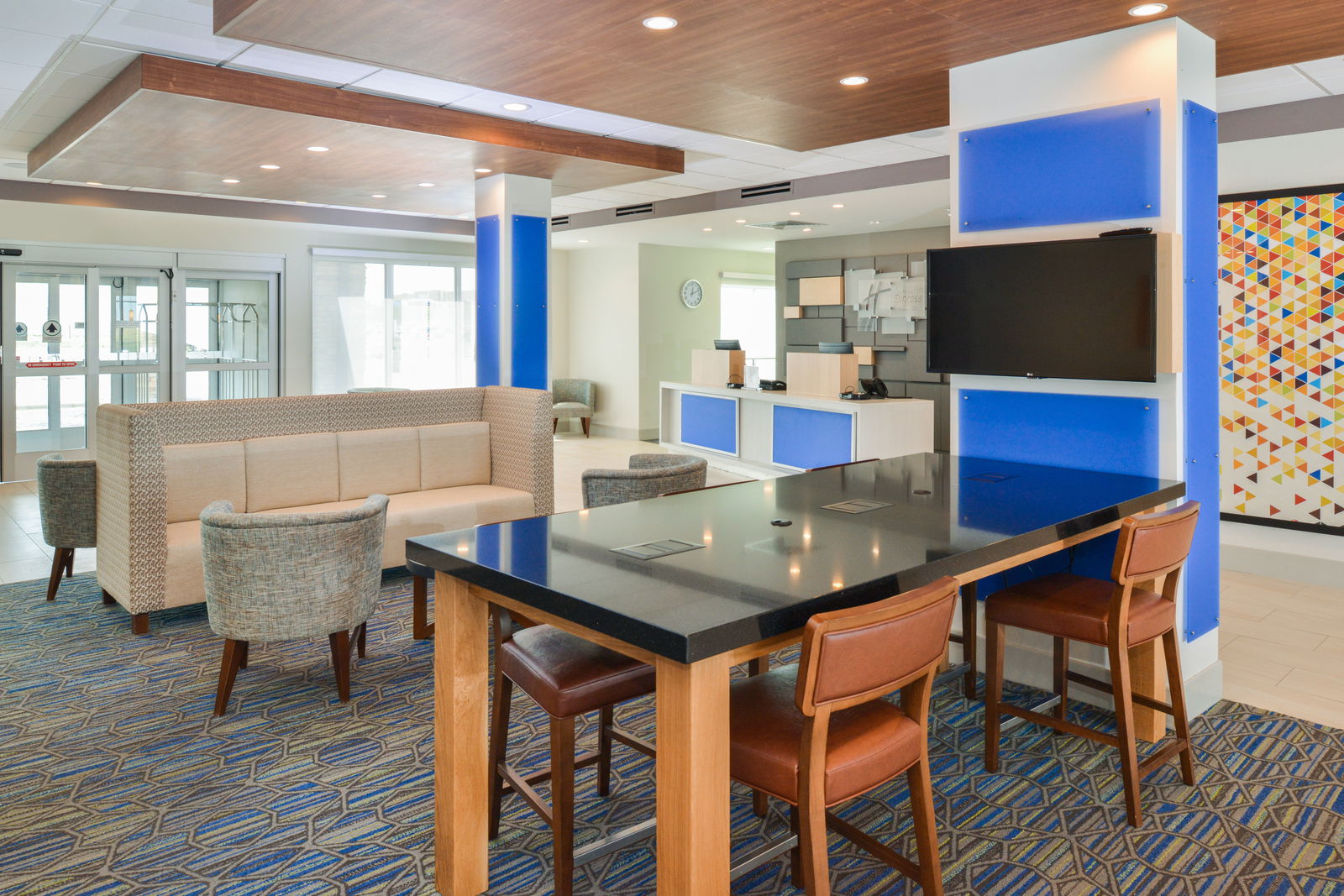 Holiday Inn Express & Suites Chadron - thumb 11