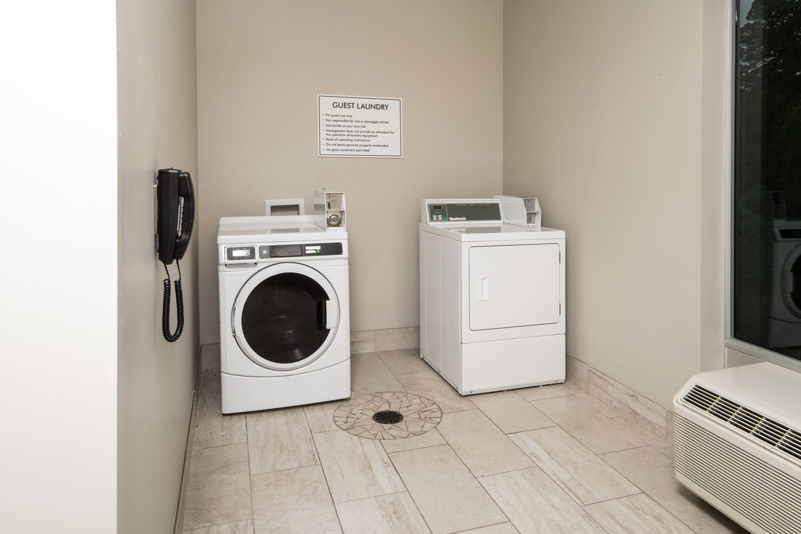 Holiday Inn Express & Suites Airport - thumb 17