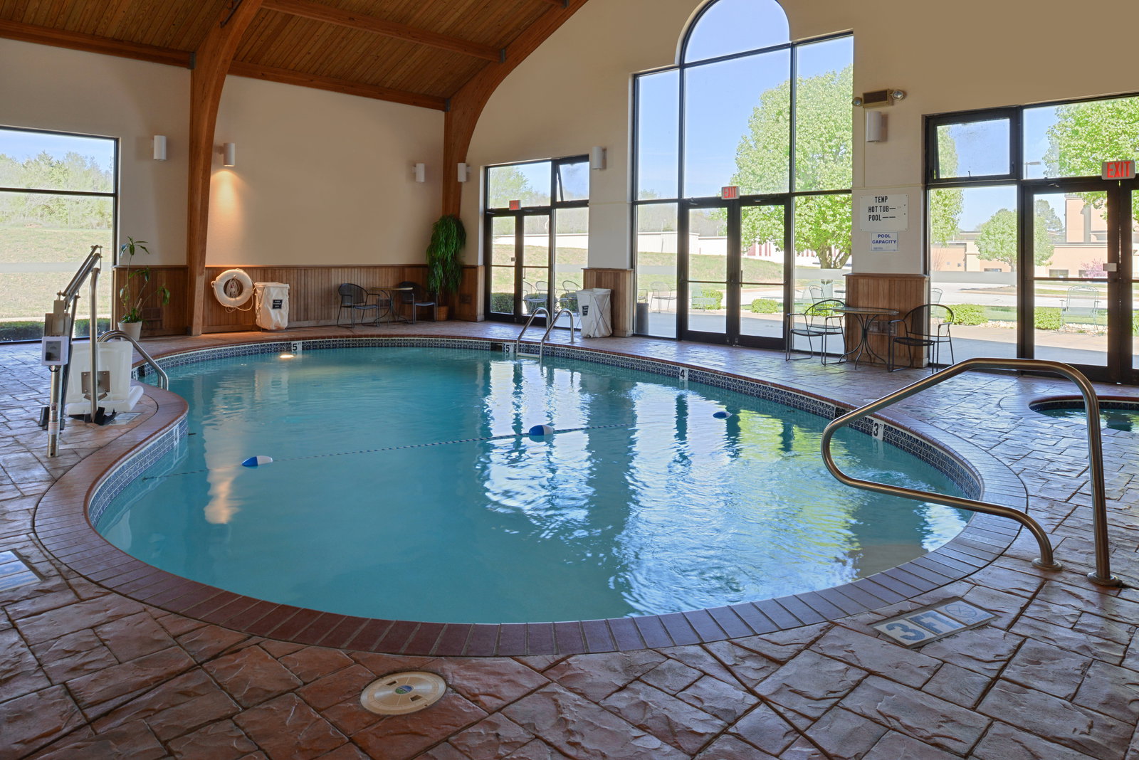 Holiday Inn Express & Suites Harrison - thumb 8