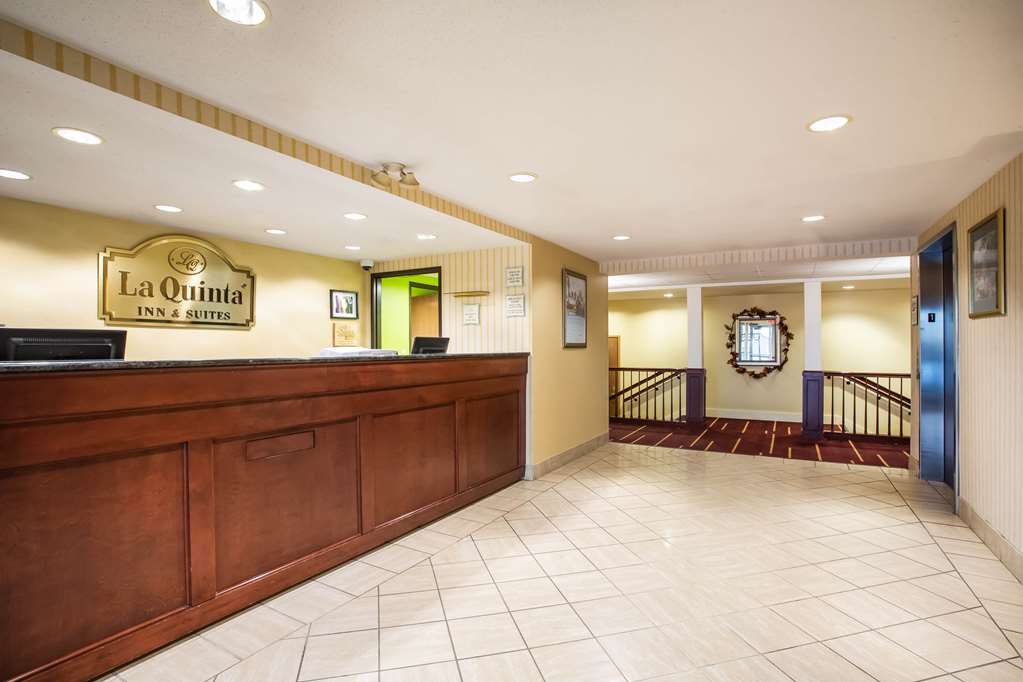 La Quinta Inn & Suites St. Albans - thumb 4