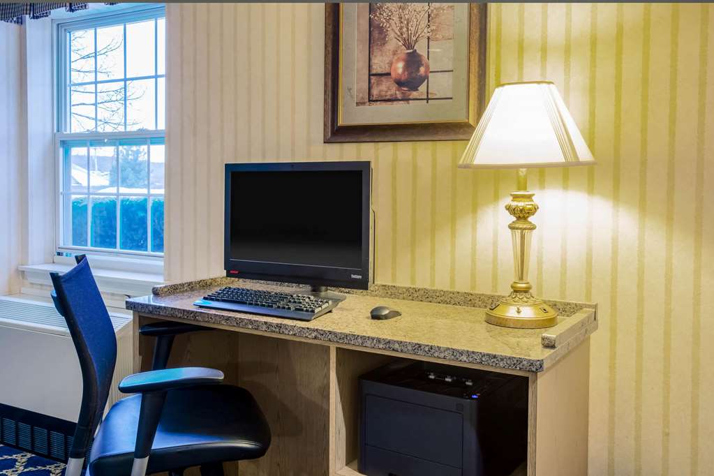 La Quinta Inn & Suites St. Albans - thumb 17