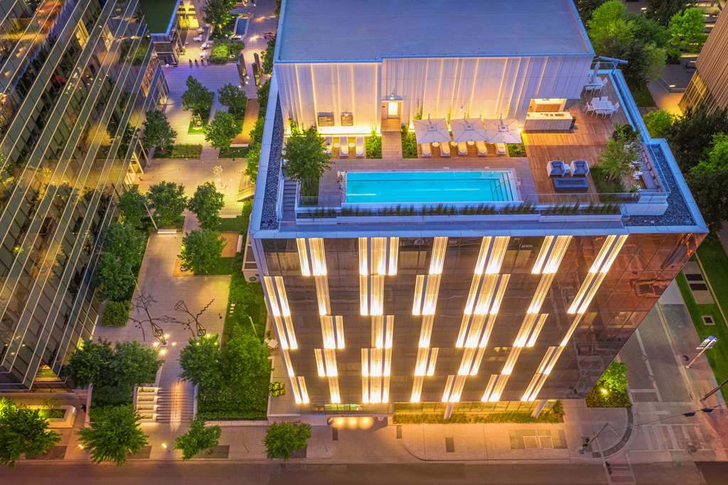 HALL Arts Hotel, Curio Collection Hilton - thumb 1