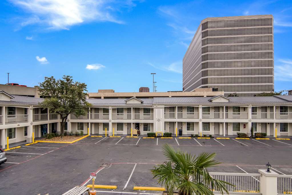 Quality Inn & Suites - thumb 0