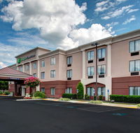 Holiday Inn Express  Suites Ashland - Accommodation Seattle