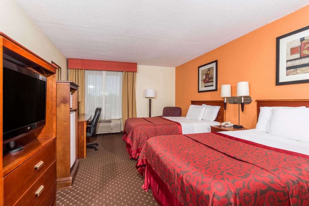 Days Inn & Suites Bloomington - thumb 7