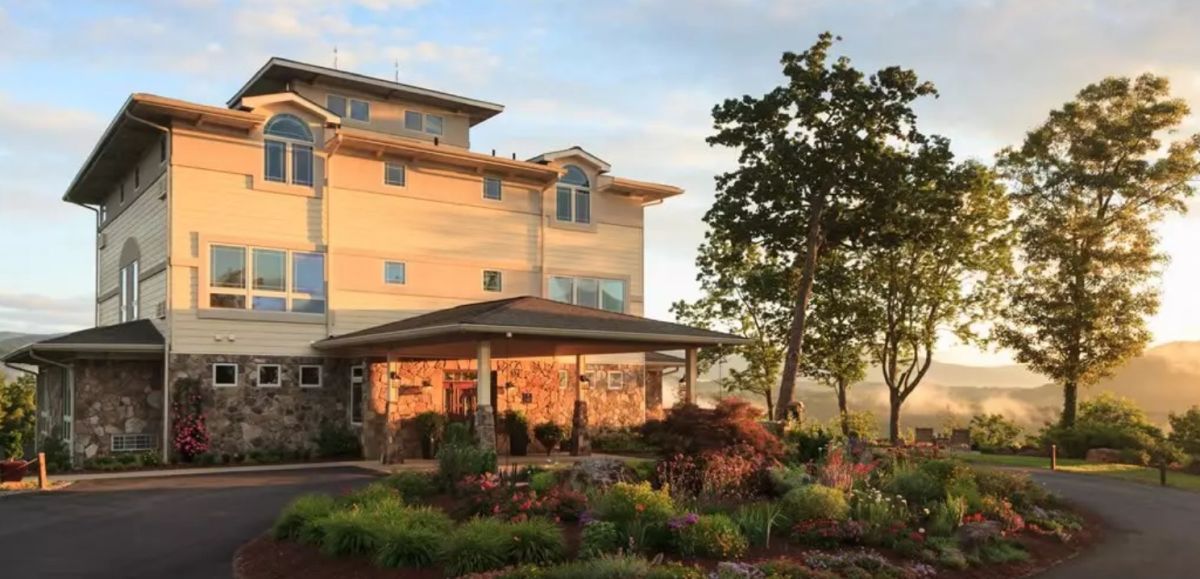 Lucille's Mountain Top Inn & Spa - thumb 0