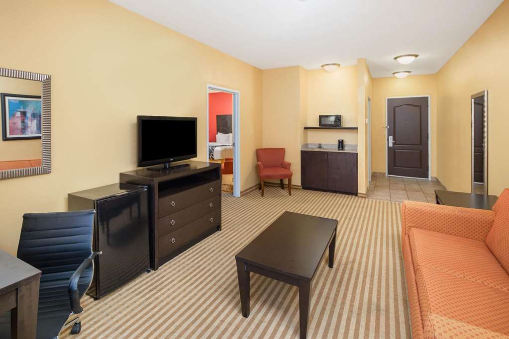 La Quinta Inn & Suites Union City - thumb 13