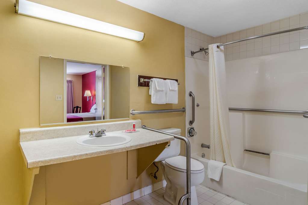 Econo Lodge - thumb 10