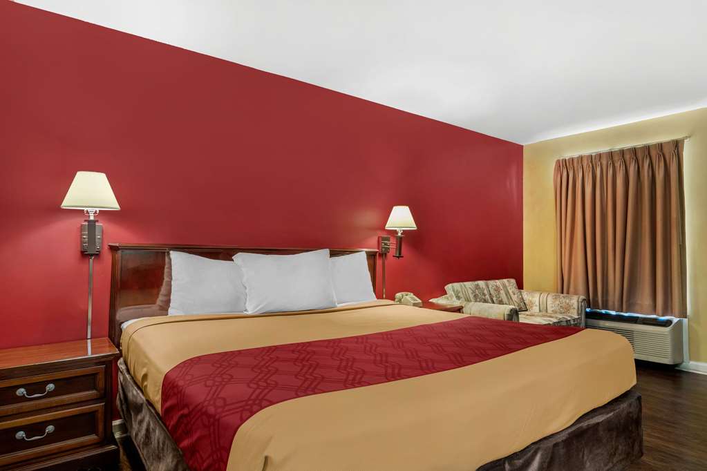 Econo Lodge - thumb 15