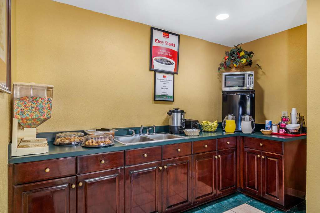 Econo Lodge - thumb 16