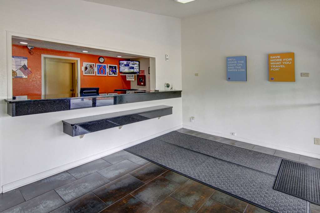 Motel 6 Atlanta Airport - thumb 9