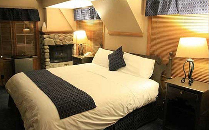 Saddleback Inn - thumb 1