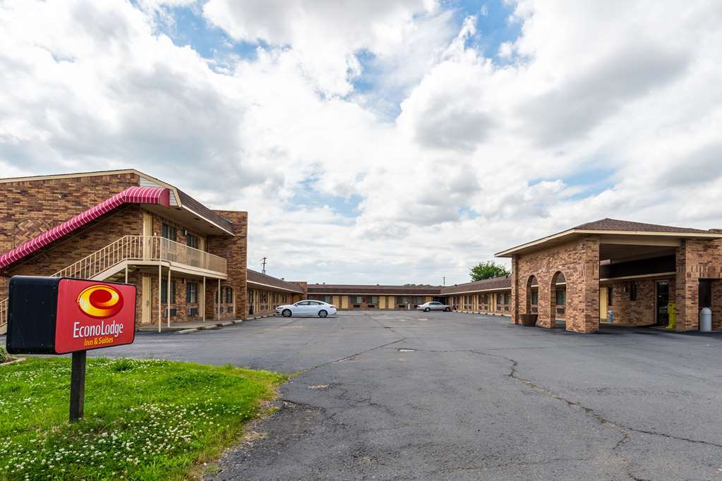 Econo Lodge Inn & Suites - thumb 0