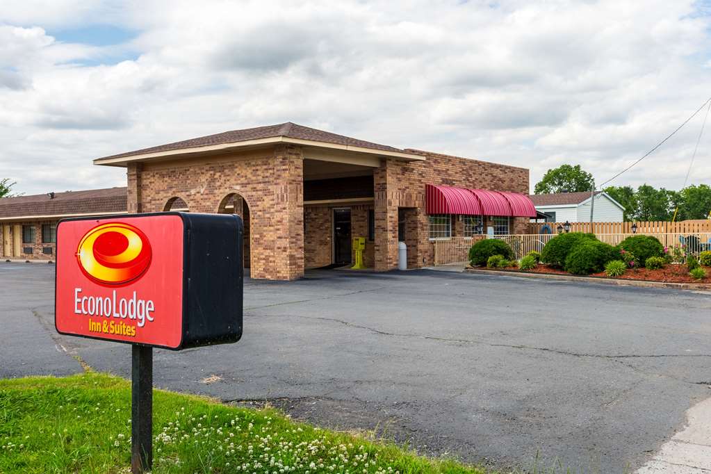 Econo Lodge Inn & Suites - thumb 1