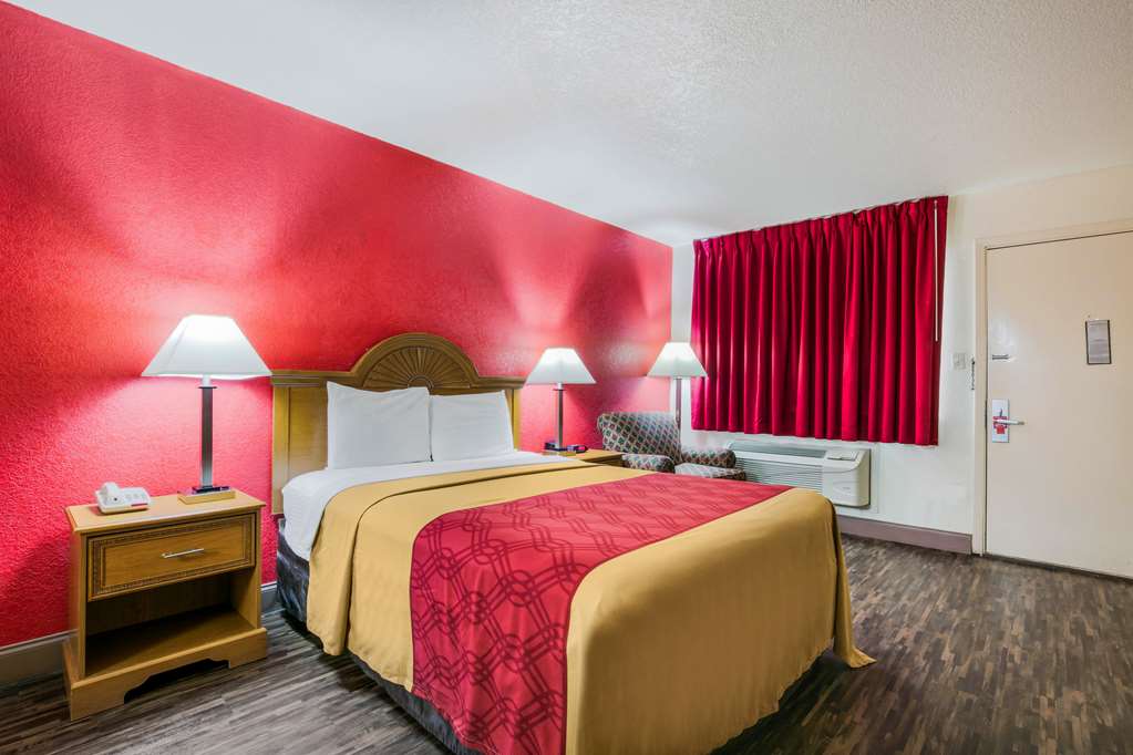 Econo Lodge Inn & Suites - thumb 6
