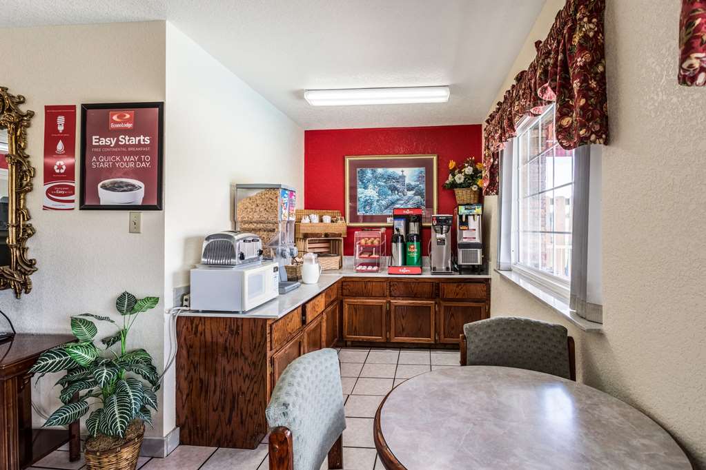 Econo Lodge Inn & Suites - thumb 14