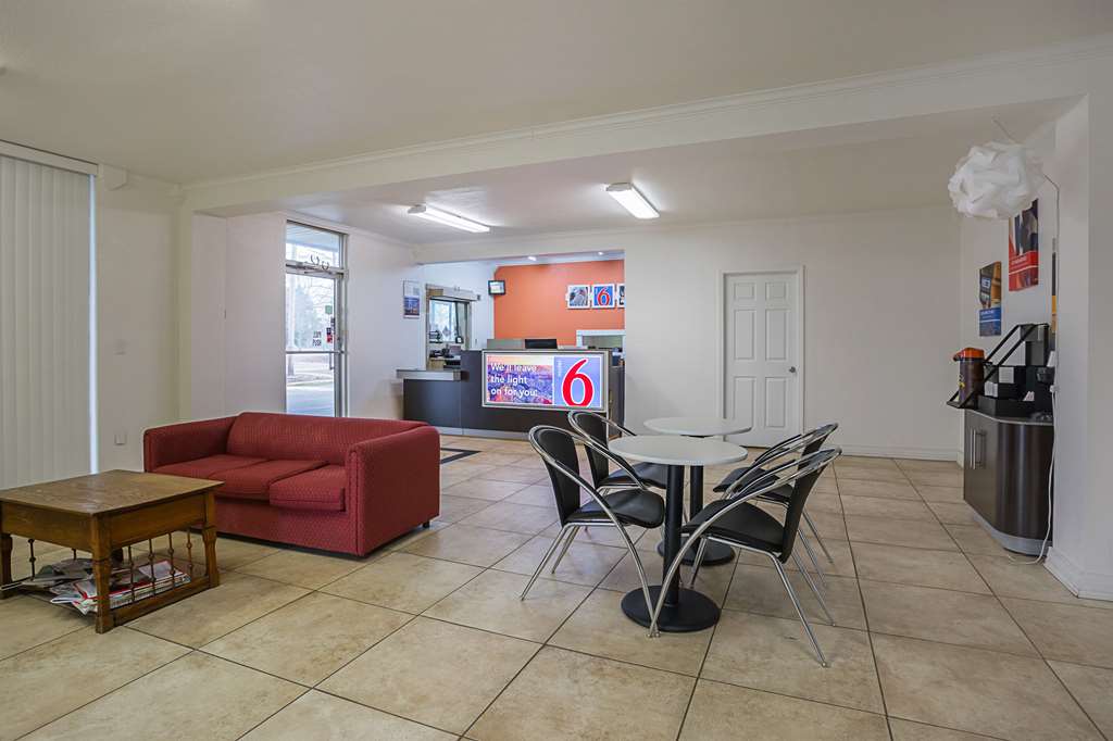 Motel 6 Brinkley - thumb 2