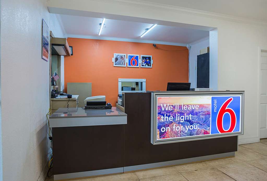 Motel 6 Brinkley - thumb 5