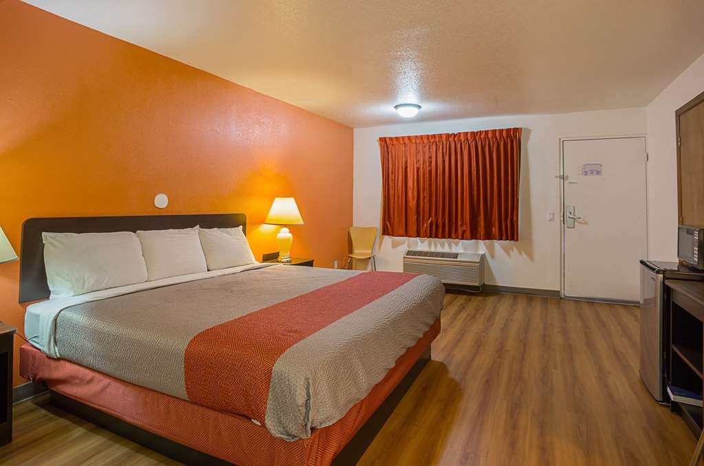 Motel 6 Brinkley - thumb 12