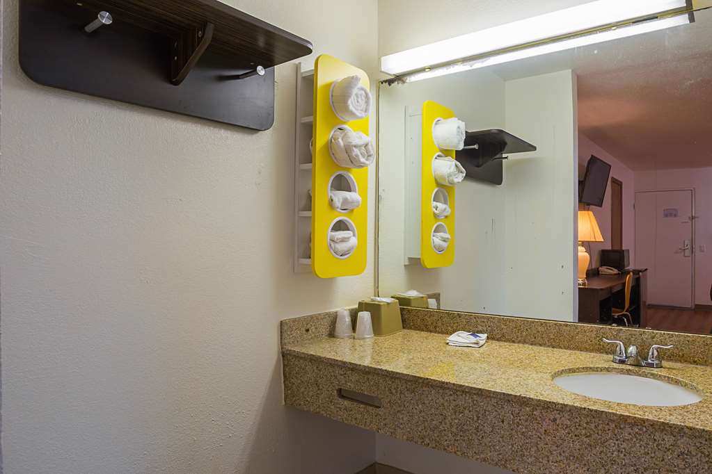 Motel 6 Brinkley - thumb 15