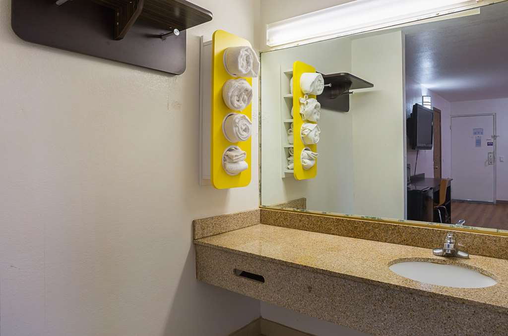 Motel 6 Brinkley - thumb 17