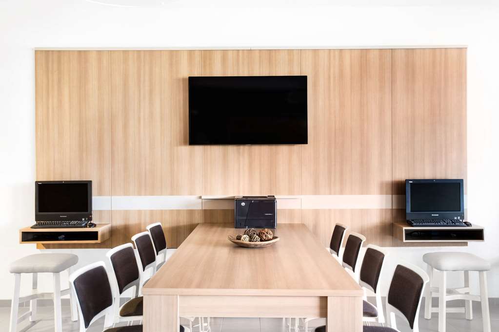 Microtel Inn & Suites By Wyndham Naples - thumb 10