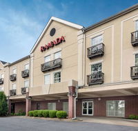 Ramada Limited Little Rock - Accommodation Seattle