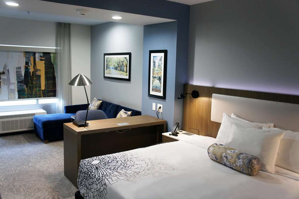 La Quinta Inn & Suites By Wyndham - thumb 4