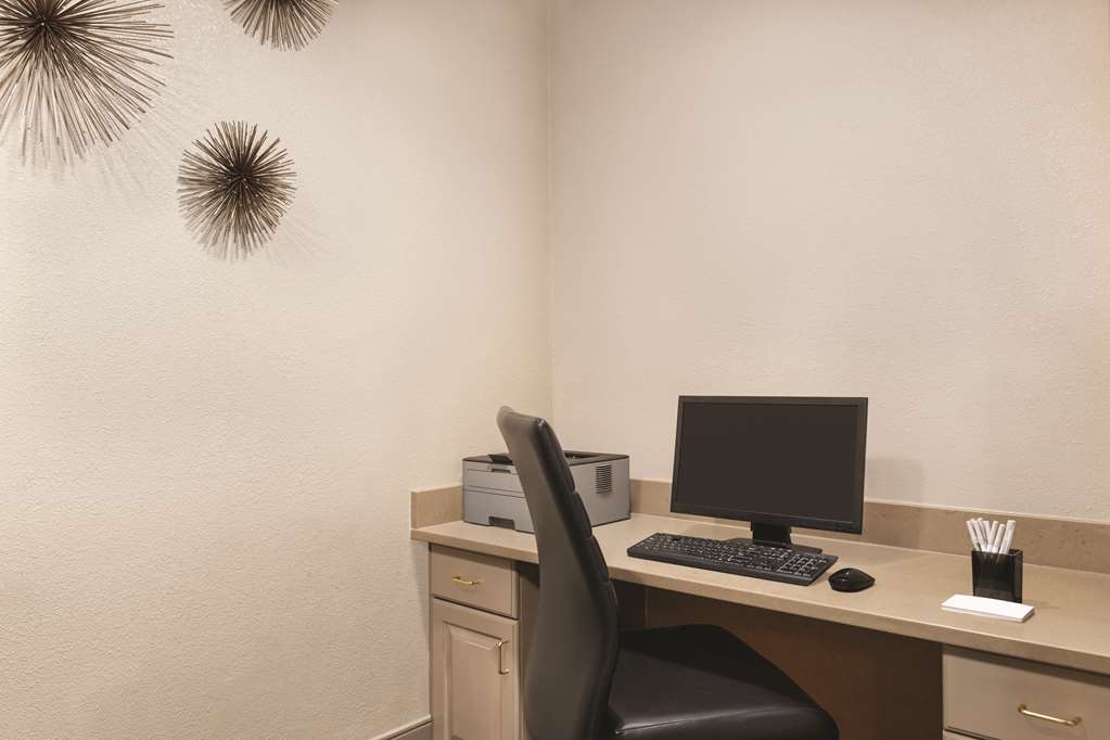 Country Inn & Suites Griffin - thumb 16