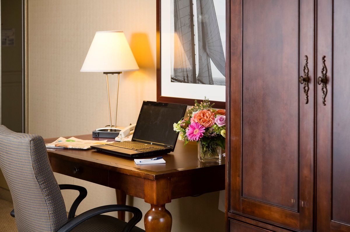 Salem Waterfront Hotel - thumb 1