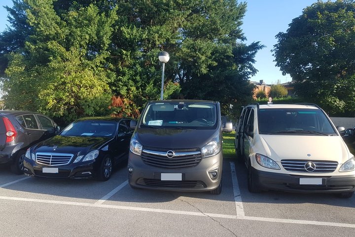 Sacramento Airport (SMF) To Sacramento Hotel/address- RoundTrip Private Transfer - thumb 0