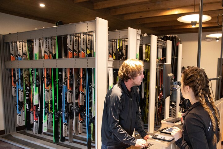 Adult And Youth Snowboard Rental Packages In Breckenridge - thumb 2